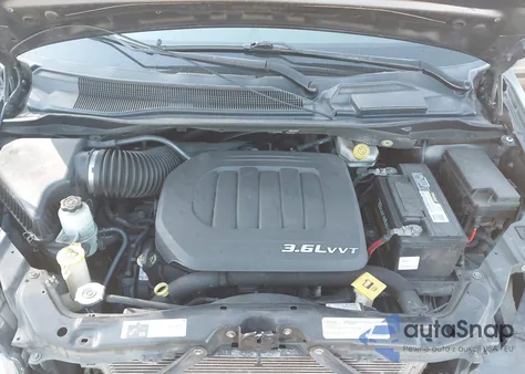 2016 Chrysler Town & Country Touring из США, поврежденный, VIN 2C4RC1BGXGR142435